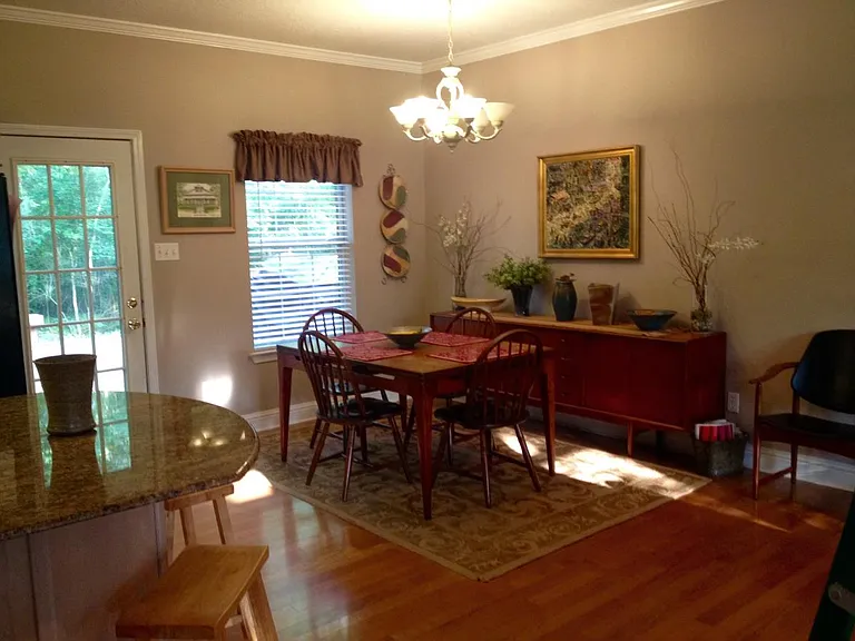 714 Hidden Oaks Dr — Photo 4