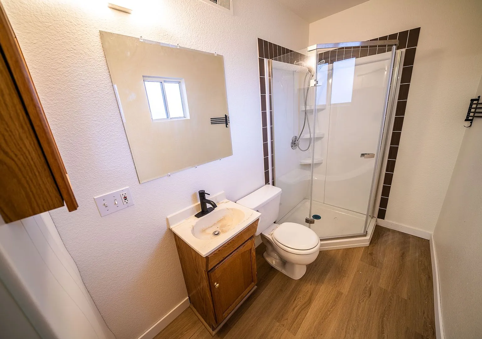 One Bedroom Unit — Photo 3