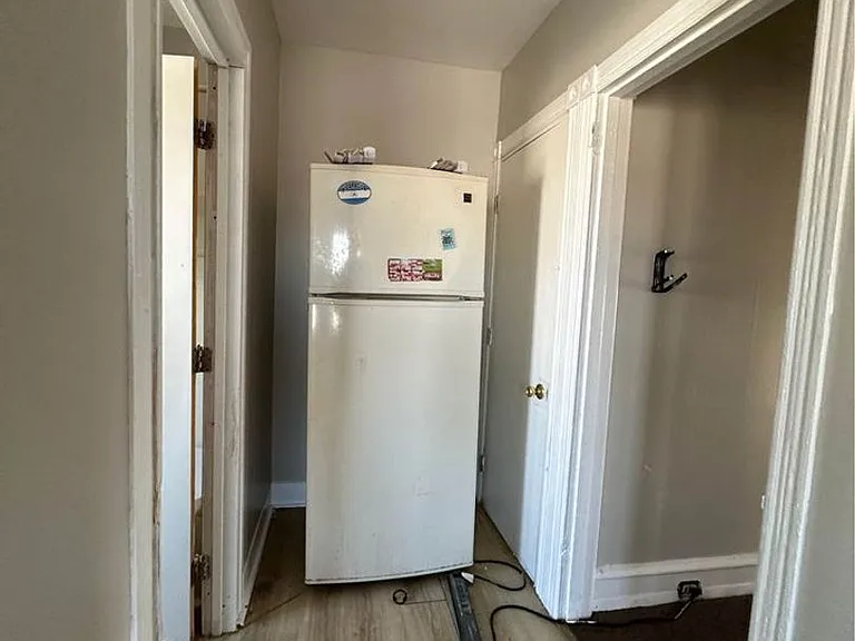 111 E Wyoming Ave — Photo 14