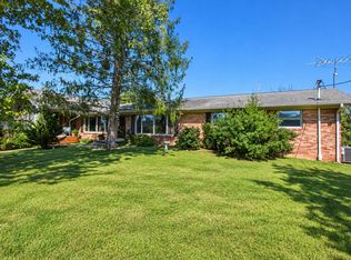 8675 Stagecoach Rd, Bulls Gap, TN 37711