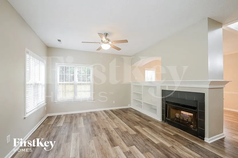 3 bed, 2.5 bath, 2317 sqft, $3,070 — Photo 4