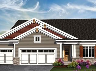 959 Wells Dr, Sycamore, IL 60178