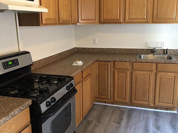 3rd image of 204 N Gray Ave