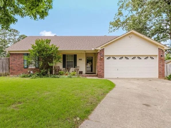 902 Woodside Cv, Bryant, AR 72022