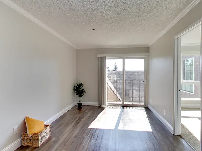 378 Van Buren - Renovated 2bed and 1bed units - Beautiful Building! — Photo 74