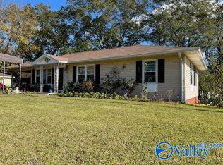 3723 McLain St N, Hokes Bluff, AL 35903