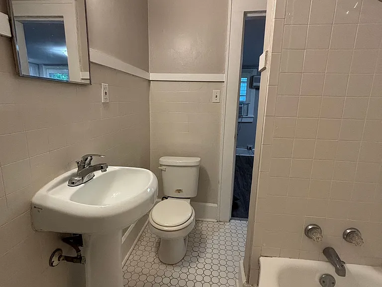 125 8th Ave N #4 — Photo 6