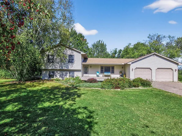 8452 275th St, Chisago City, MN 55013