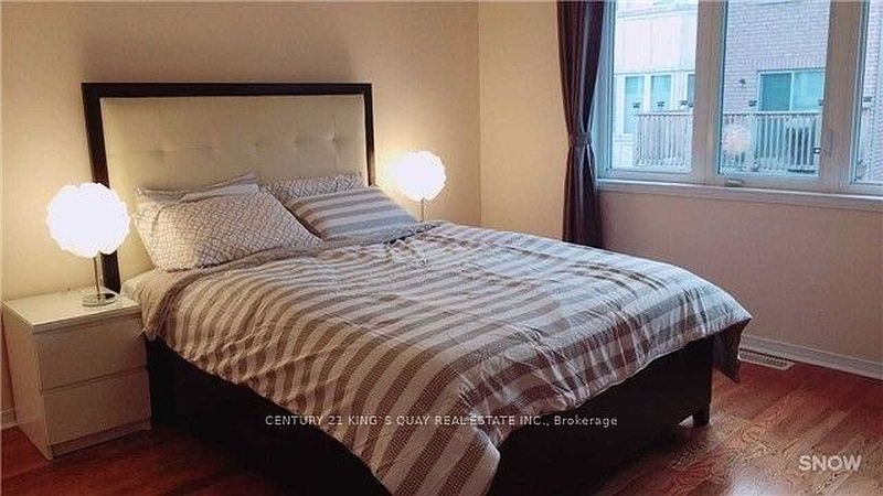 Richmond Hill Townhouse for rent - 4 Bedrooms — photo 8