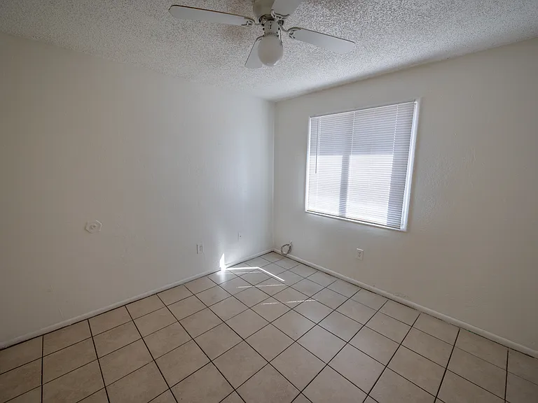 6528 W Windsor Ave — Photo 16