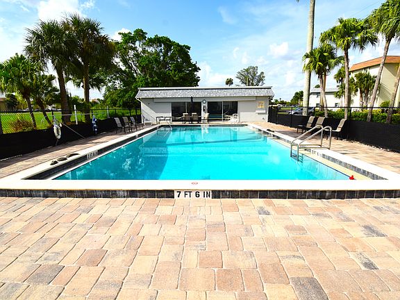 3rd image of 4828 Golf Club Ct APT 8