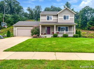 4840 Winston Hill Dr NE, Grand Rapids, MI 49525