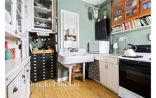 Sold by Douglas Elliman | media 4