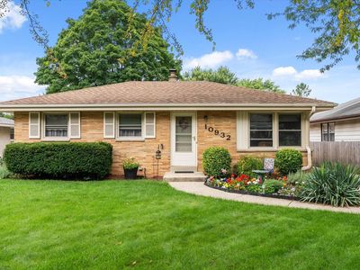 10932 West Harvard LANE, Wauwatosa, WI, 53226