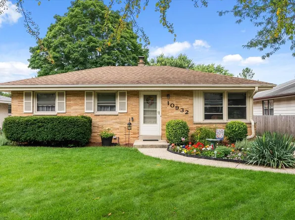 10932 West Harvard LANE, Wauwatosa, WI 53226
