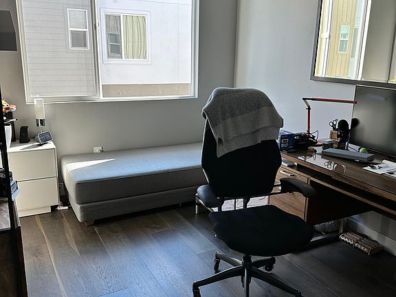 Office or 2d bedroom