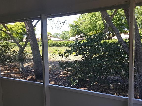 4th image of 5373 Brookview Dr