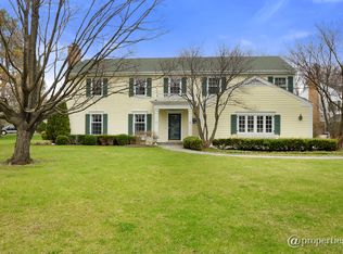 2512 Saint Stephens Grn, Northbrook, IL