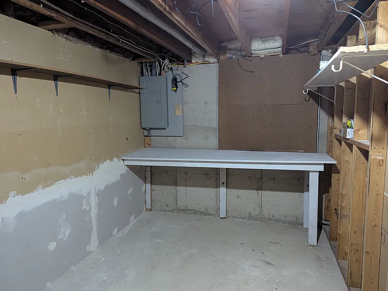 950 5th Ave W #D — Photo 22