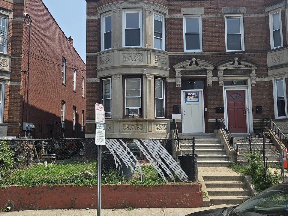 236 Fulton Ave #2