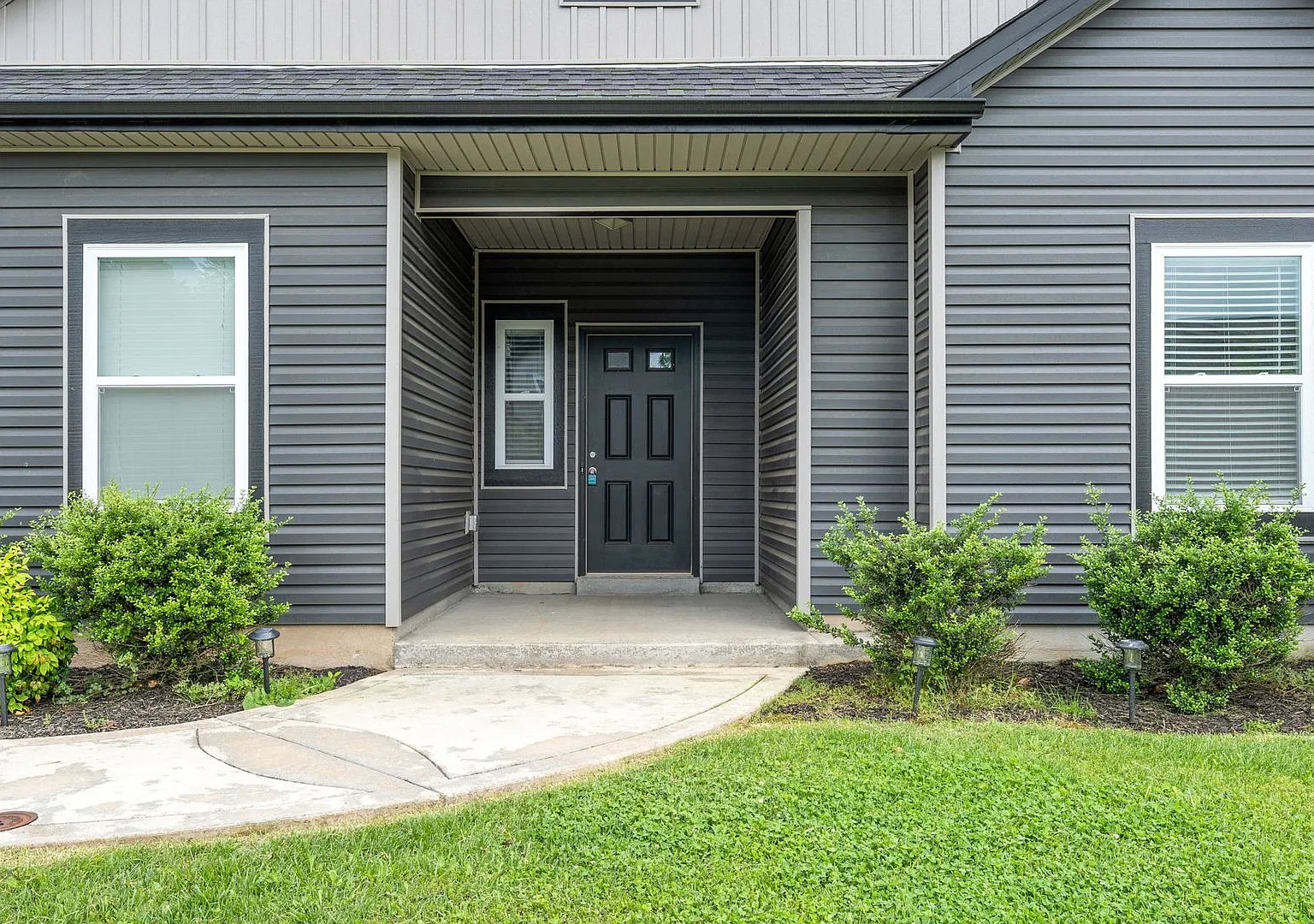 4 Bedrooms in Eagles Bluff — Photo 3