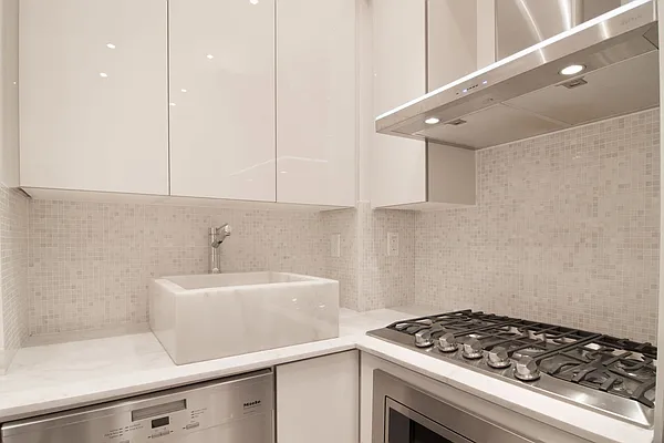 Rented by WAM Partners - William Moses Co. | media 18