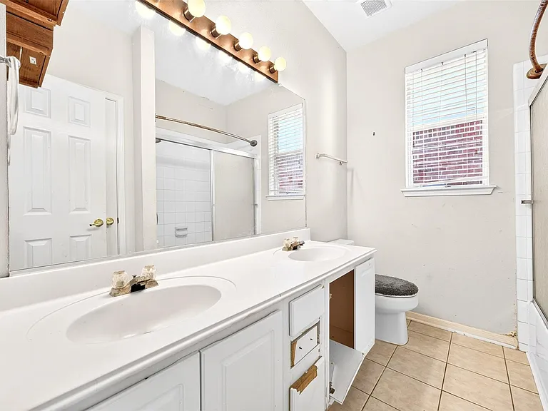 11214 Hillside Glen Trl — Photo 33