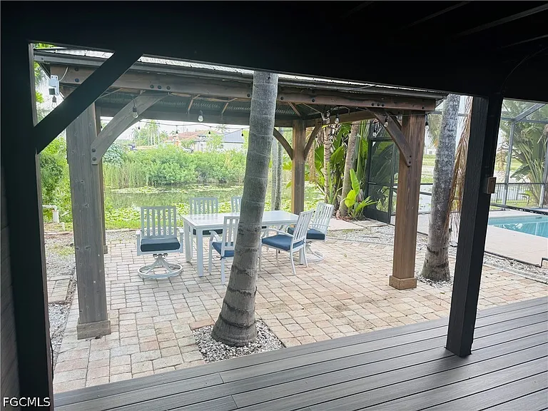827 SW 24th St — Photo 30