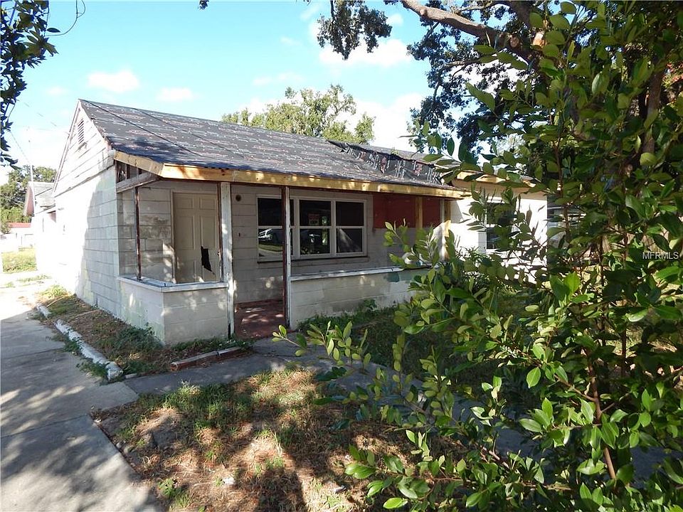 2nd image of 2612 S Westmoreland Dr