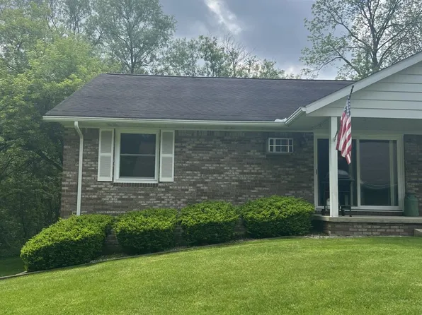 330 N Cedar St, Imlay City, MI 48444