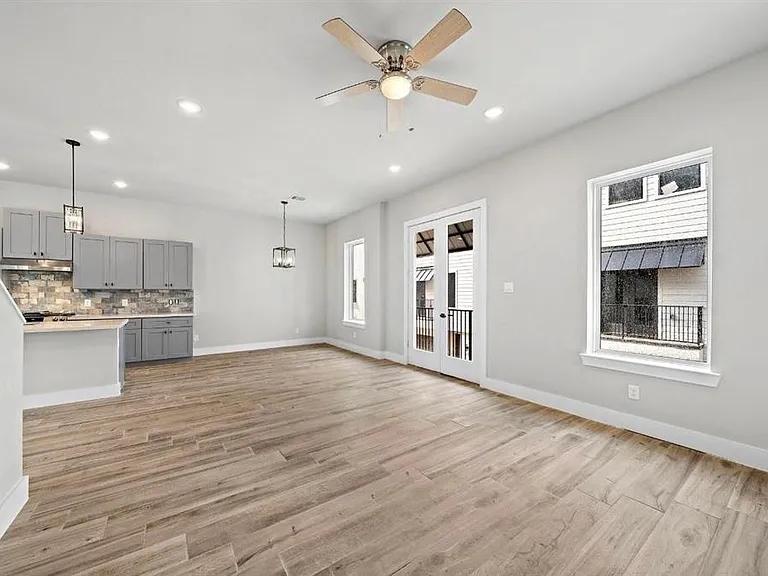 230 W 28th St #A — Photo 7