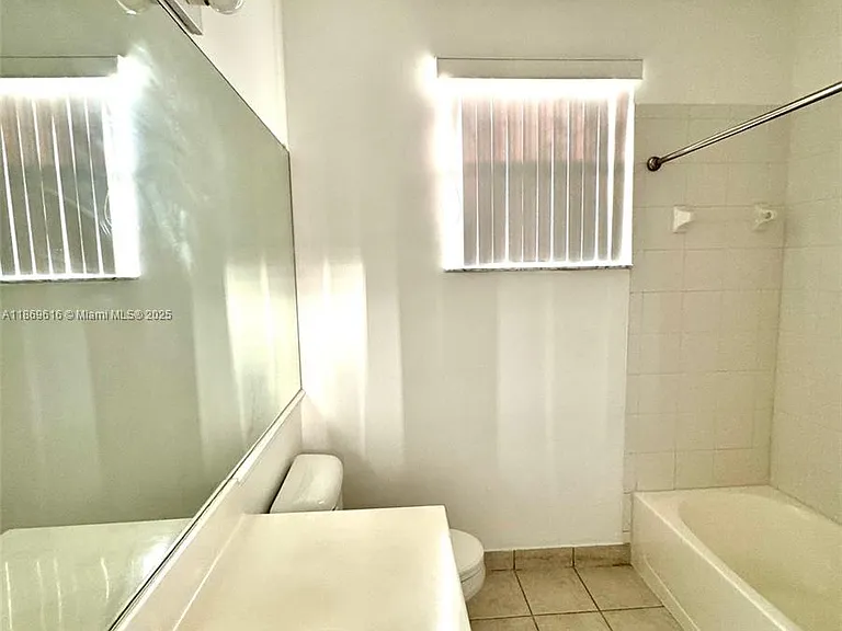 4402 SW 160th Ave — Photo 6