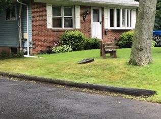 489 Kalmia St, Warminster, PA 18974