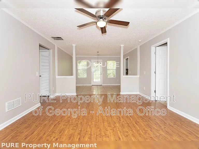553 Scrooch Ct — Photo 4