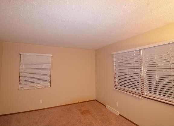 4th image of 9741 Juniper Ct N