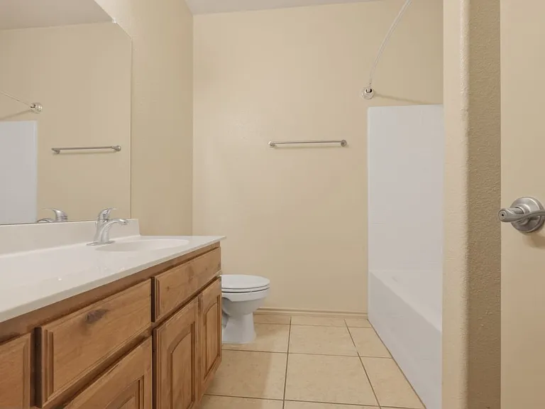 2016 Priscella Dr — Photo 2