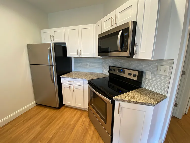 Red Oak at 875 Elm Street — Photo 45