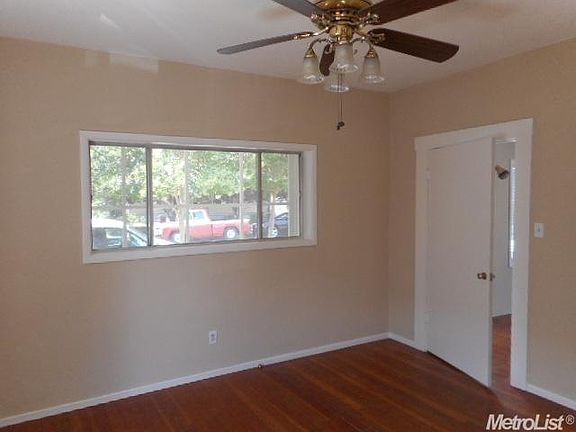 4th image of 907 Pendegast St