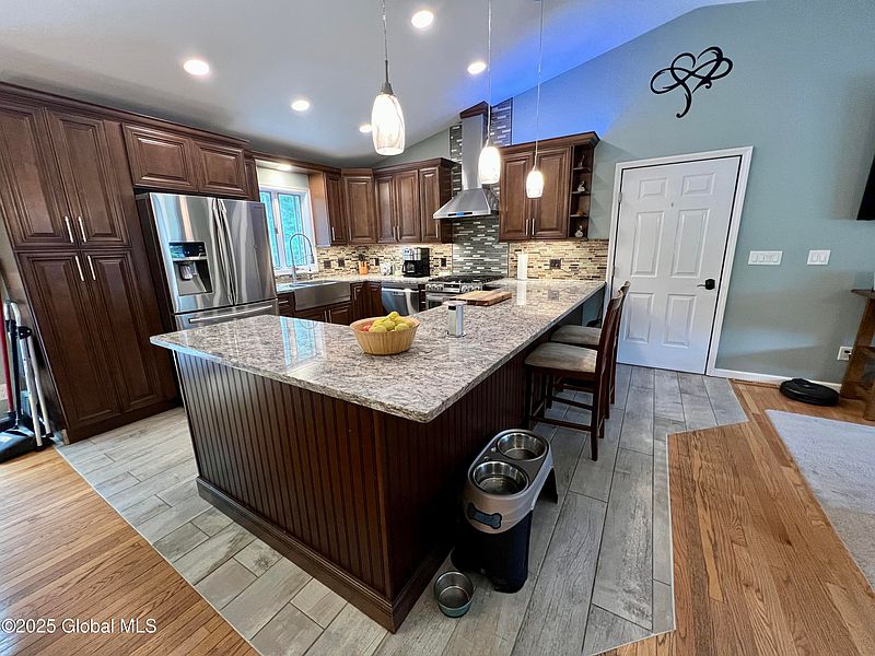 5th image of 25 Hilton Drive