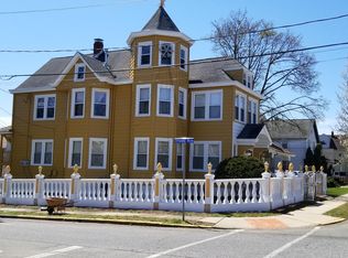 61 Grove St, Lodi, NJ 07644