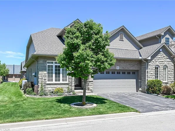 9 Grovetree Trl, Hamilton, ON L9B 0B9