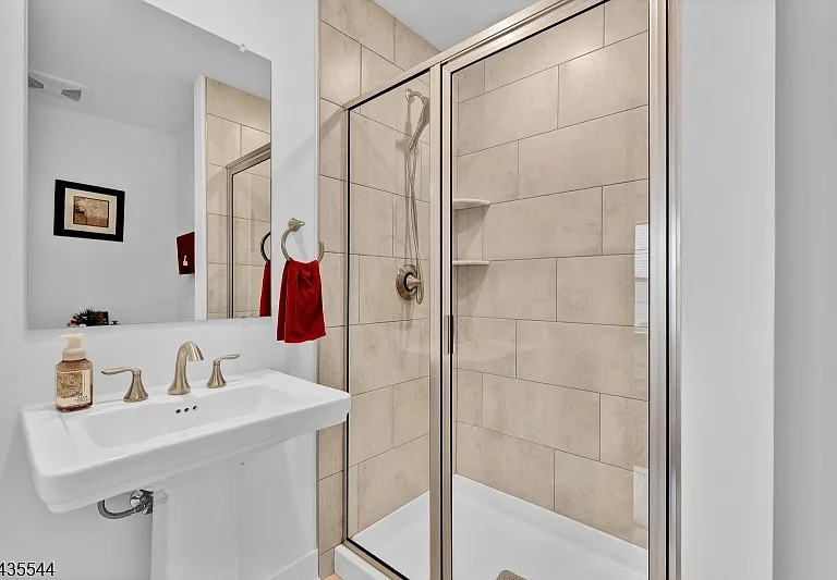 6 Martin Pl — Photo 11