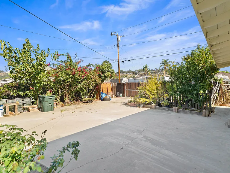 1072 Casa Hermosa Dr — Photo 2