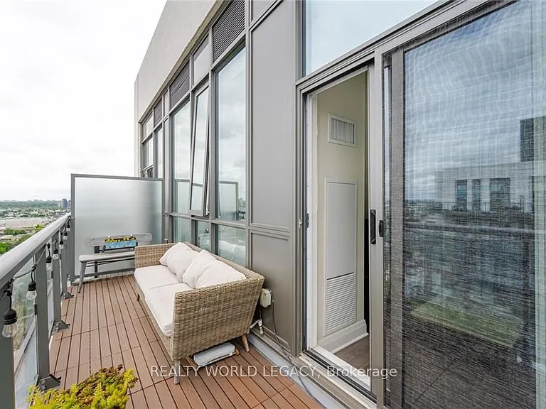 17 Zorra St #2407 — Photo 18
