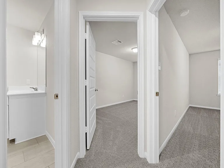 5606 Hyde Park Dr — Photo 18