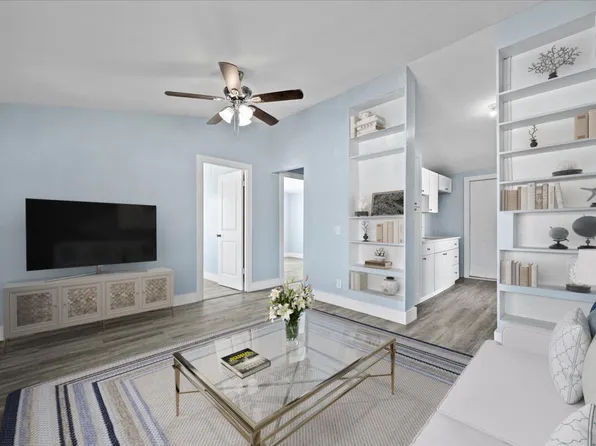 4740 10th Avenue N, Lake Worth, FL 33463