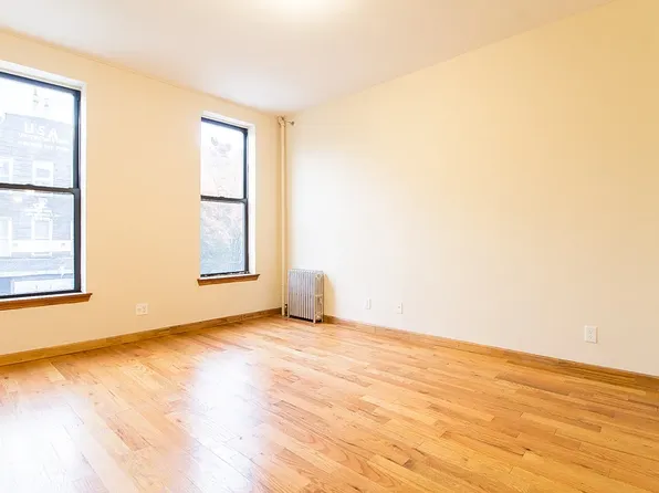 178 Nassau Avenue image 5 of 11