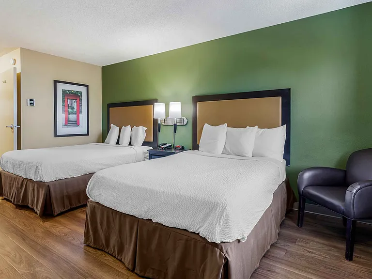 Studio Suite - 2 Full Beds