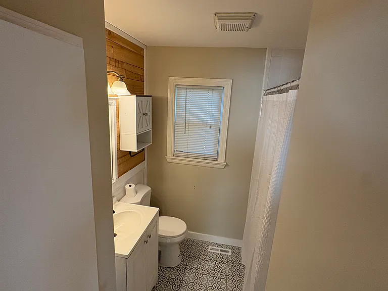1900 Anderson Ave — Photo 12
