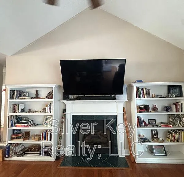 1980 Ridge Point Dr NW — Photo 18